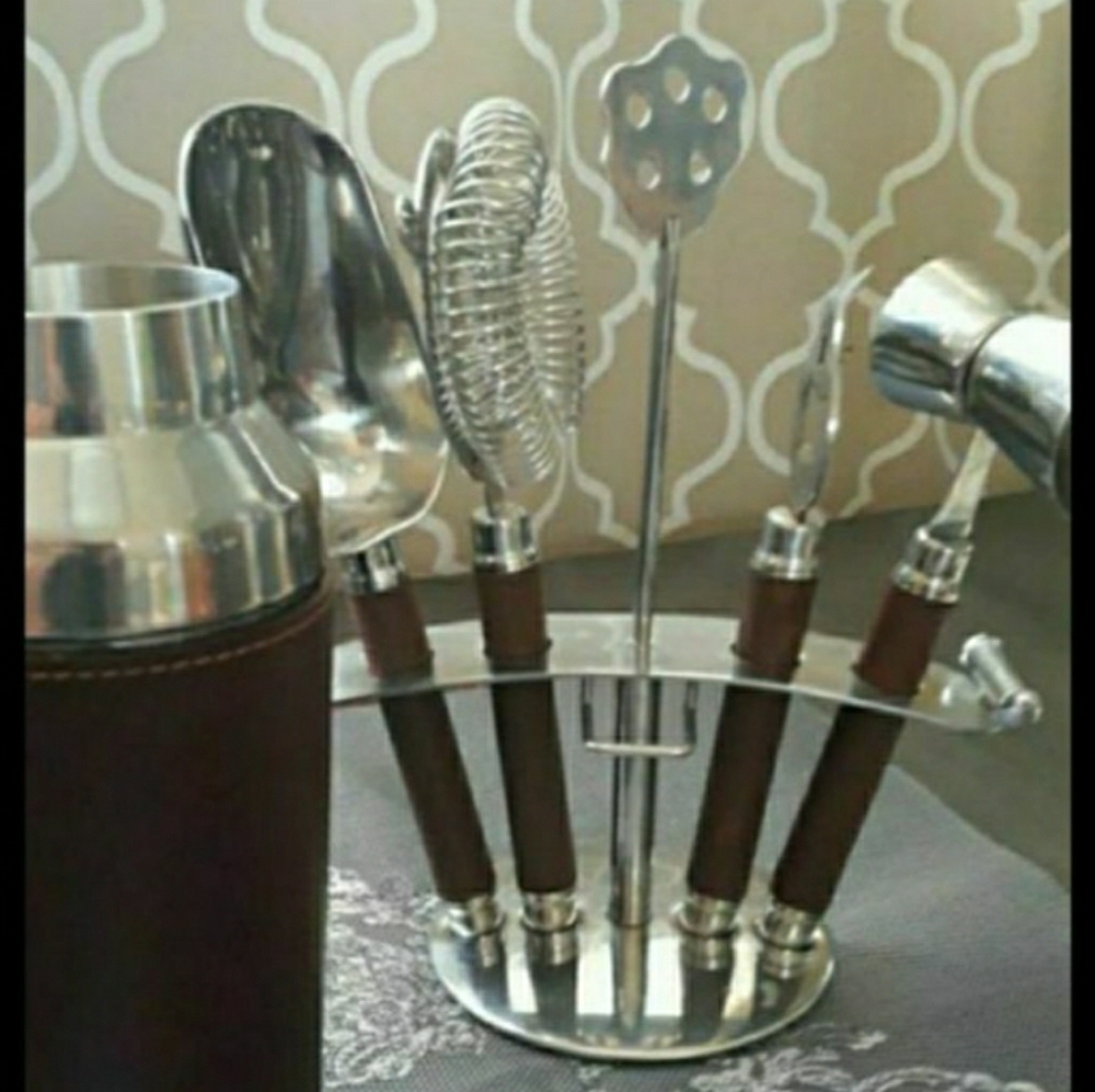 COCKTAIL MIXING ITEMS